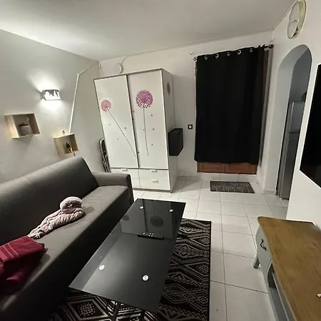 Purple Proche Paris *